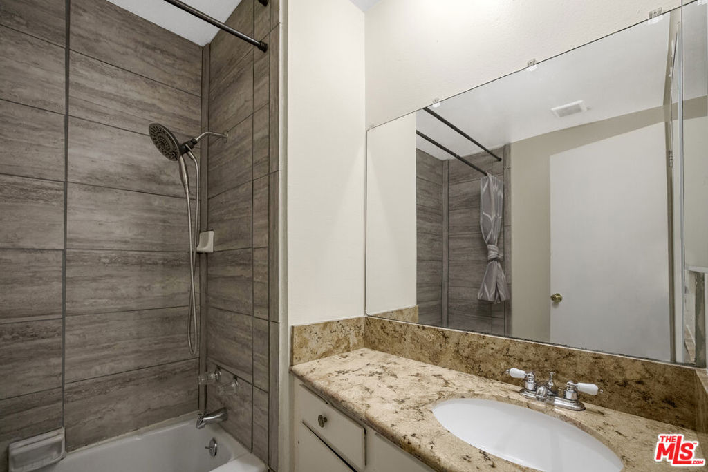 550 N Eucalyptus Avenue Property Photo 13