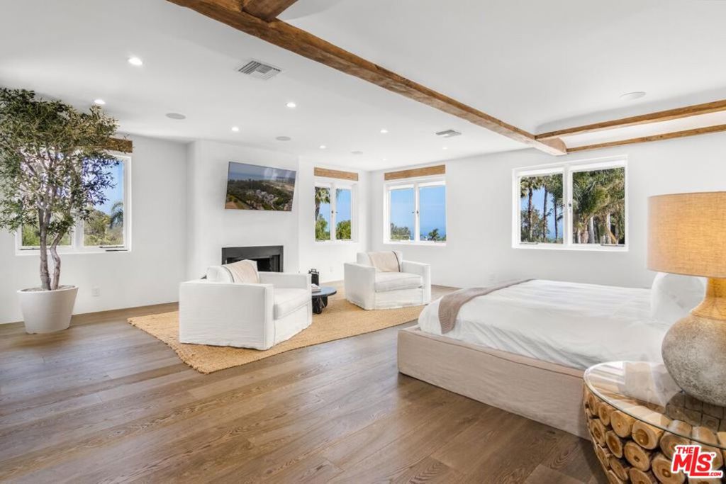 27405 Pacific Coast Highway Property Photo 11