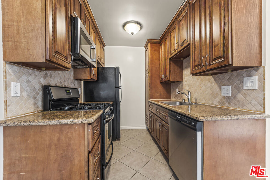 1015 Ashland Avenue 1 Property Photo 9