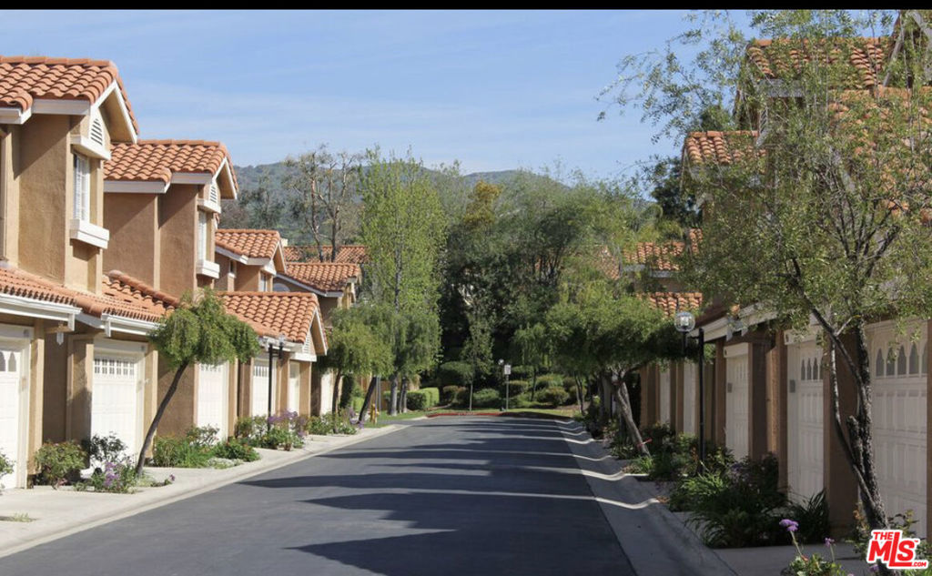 Capri Townhomes Real Estate Listings Main Image