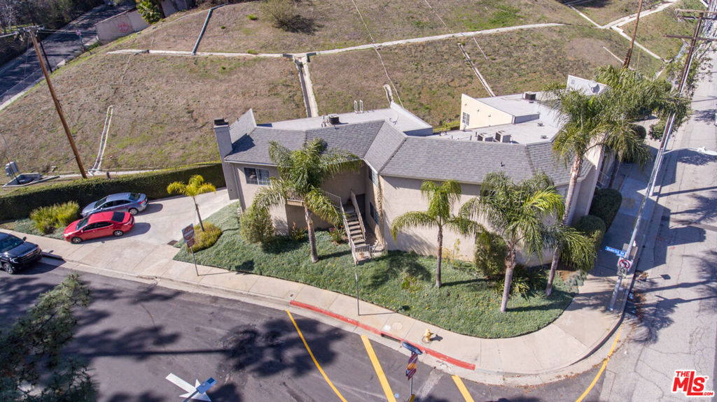 3911 Verdugo Road Property Photo 4