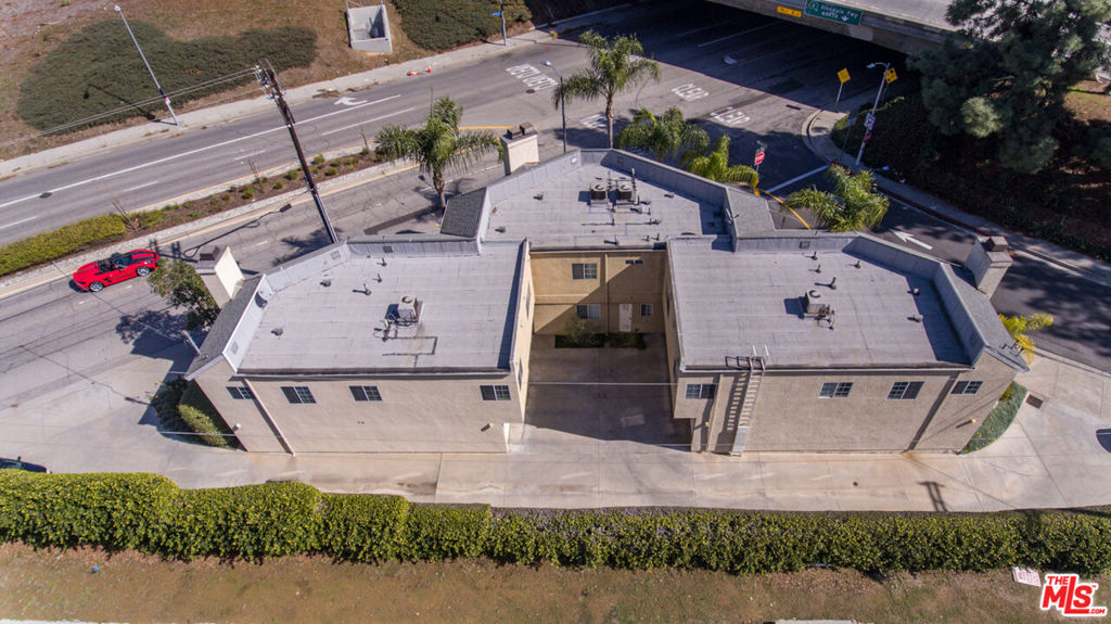 3911 Verdugo Road Property Photo 13