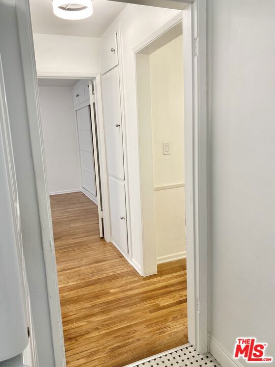 1124 Glenville Drive Property Photo 11