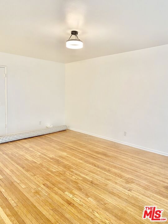 1124 Glenville Drive Property Photo 12