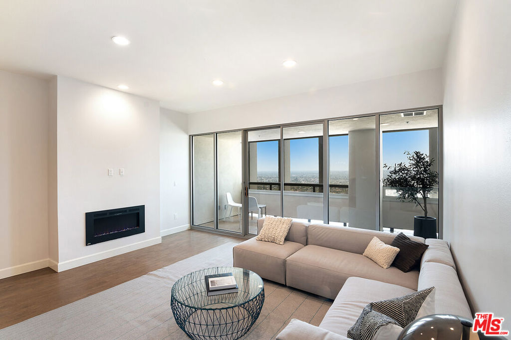 5670 Wilshire Boulevard 5 Property Photo