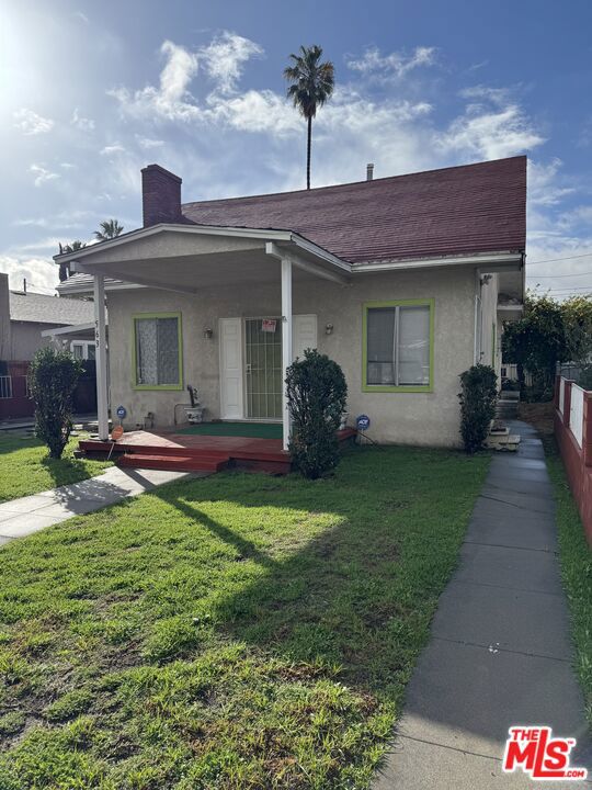 563 W 16th Street Property Photo 2