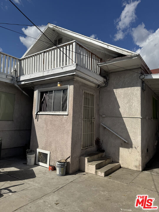 563 W 16th Street Property Photo 10