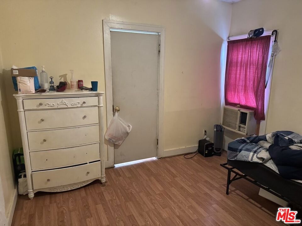 563 W 16th Street Property Photo 12