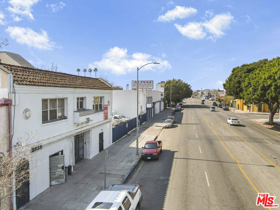 2360 W Washington Boulevard Property Photo 3