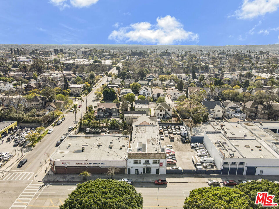2360 W Washington Boulevard Property Photo 6