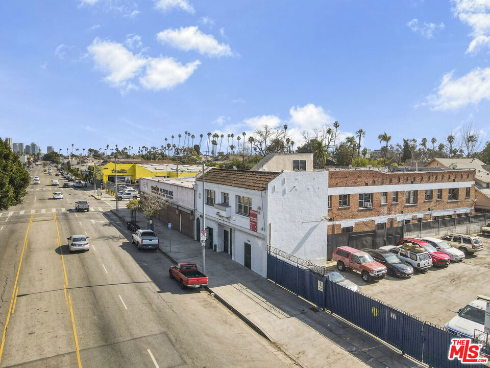 2360 W Washington Boulevard Property Photo 7
