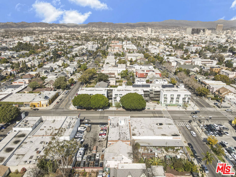 2360 W Washington Boulevard Property Photo 11