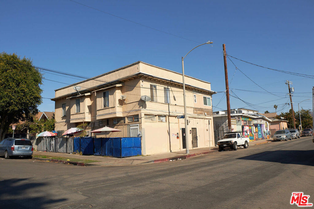 701 N Fickett Street Property Photo
