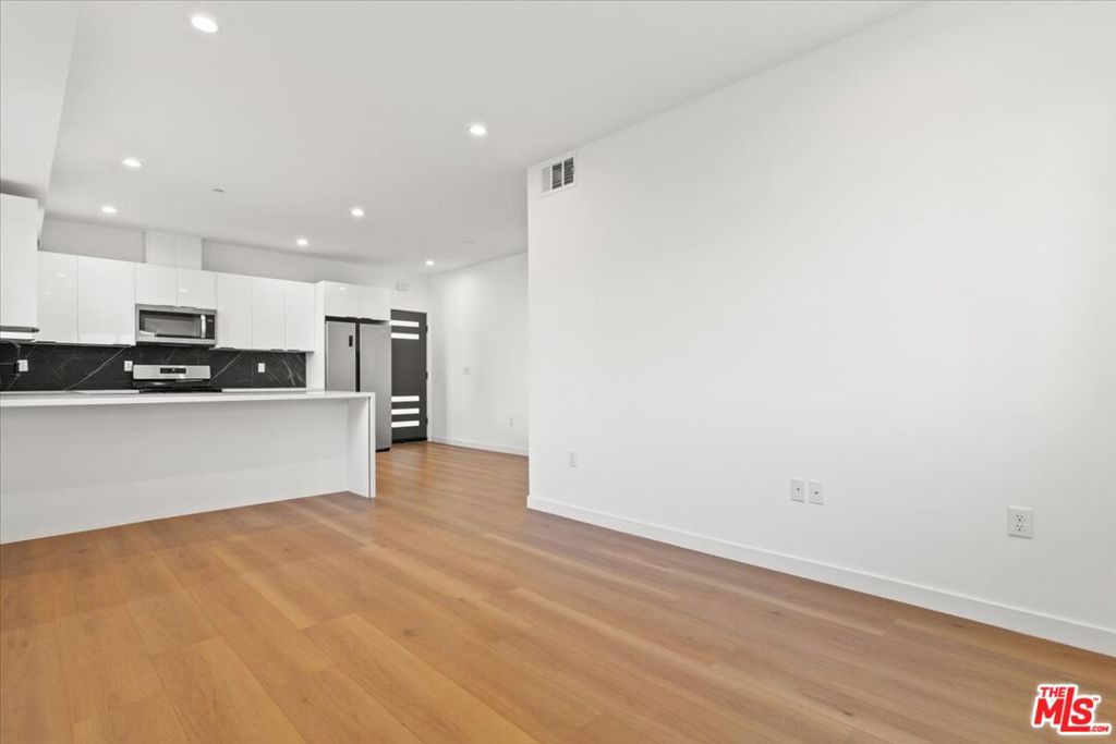 1629 S New Hampshire Avenue Property Photo 11