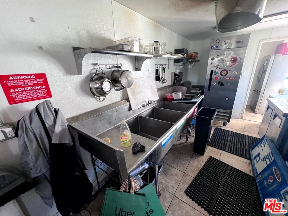 1146 Garnet Avenue Property Photo 3