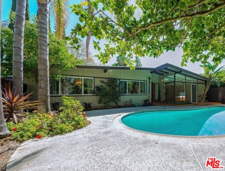 8090 Mulholland Drive Property Photo 1