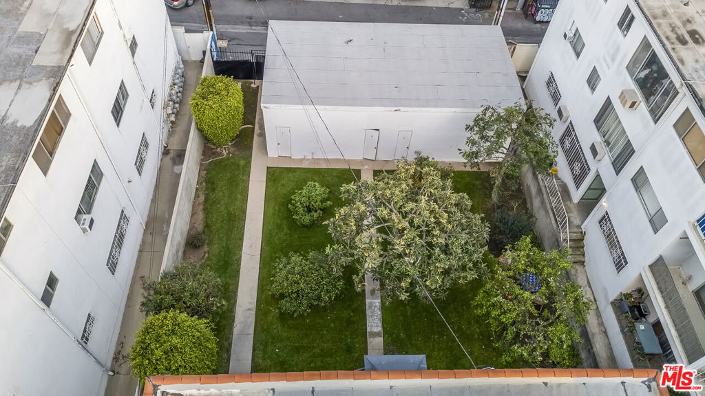 448 N Hayworth Avenue Property Photo 2