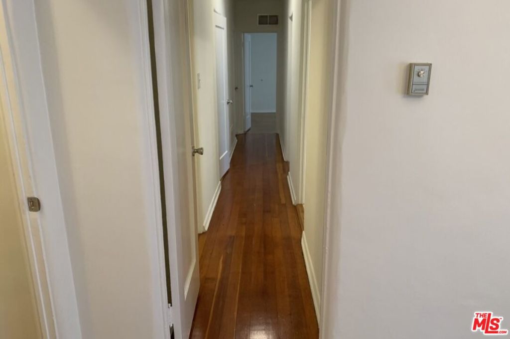 448 N Hayworth Avenue Property Photo 20