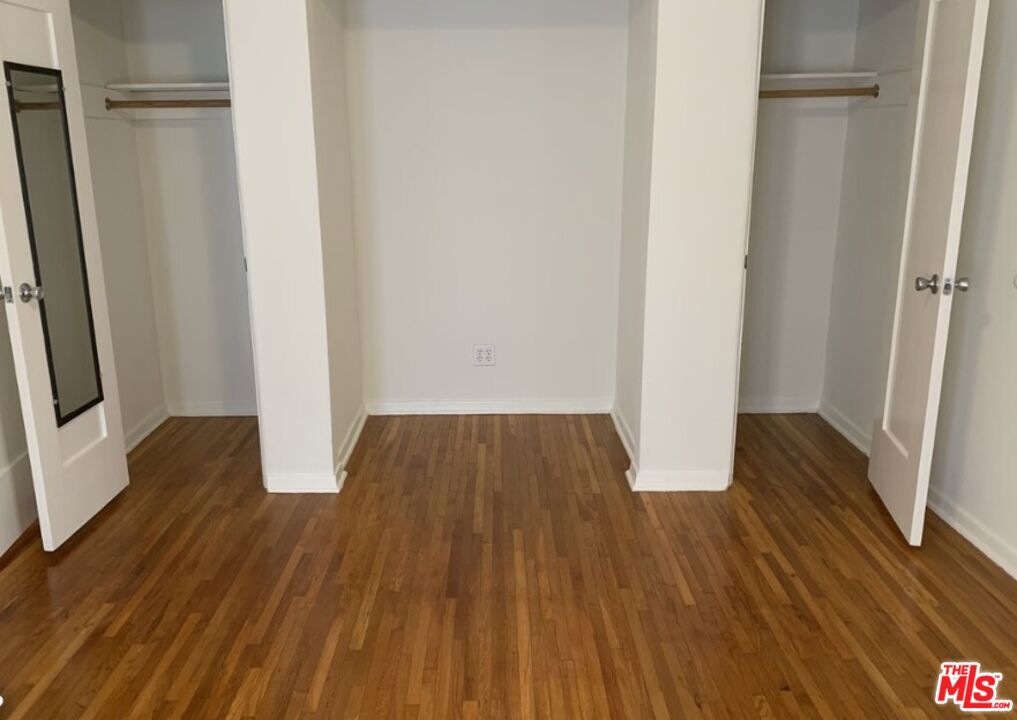 448 N Hayworth Avenue Property Photo 23