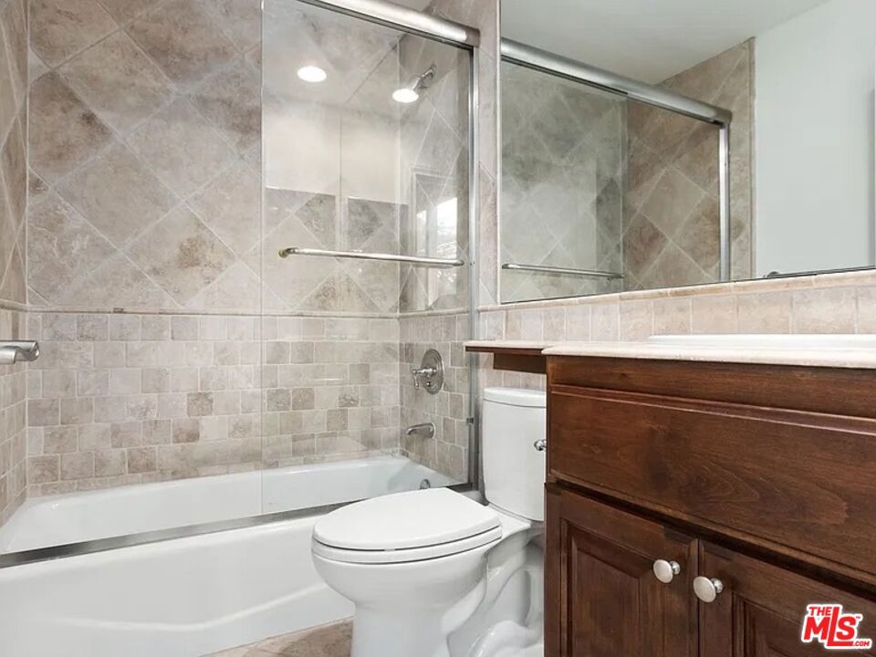 8610 Chalmers 105 Property Photo 9