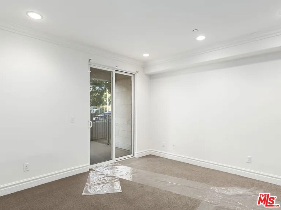 8610 Chalmers 105 Property Photo 11