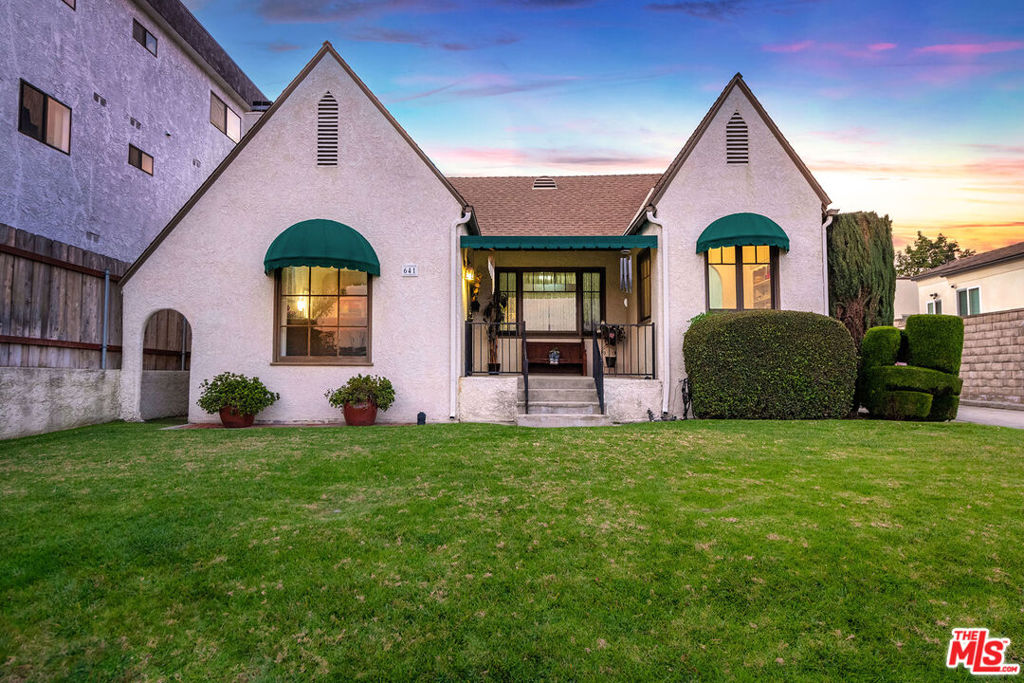 641 E Elmwood Avenue Property Photo