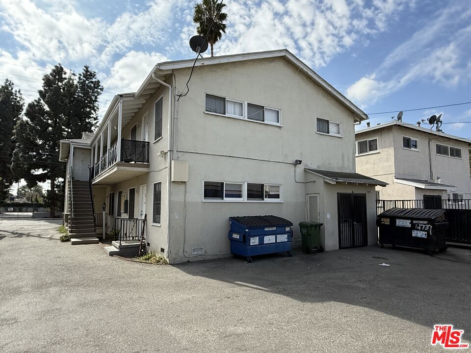 14737 Vanowen Street Property Photo 6