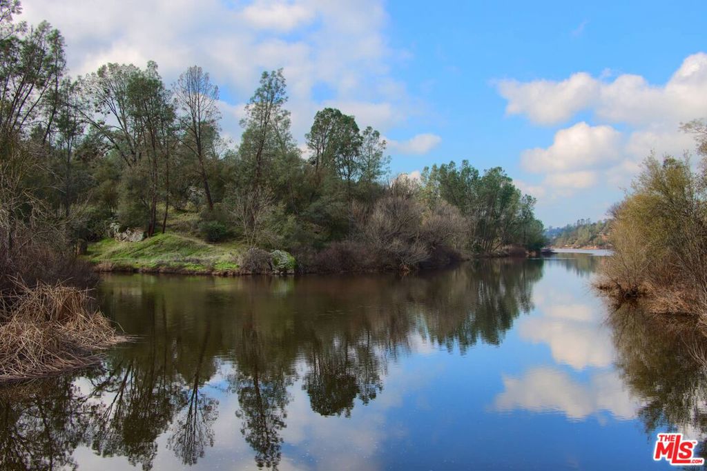 2 Blackhawk Lake Property Photo 1