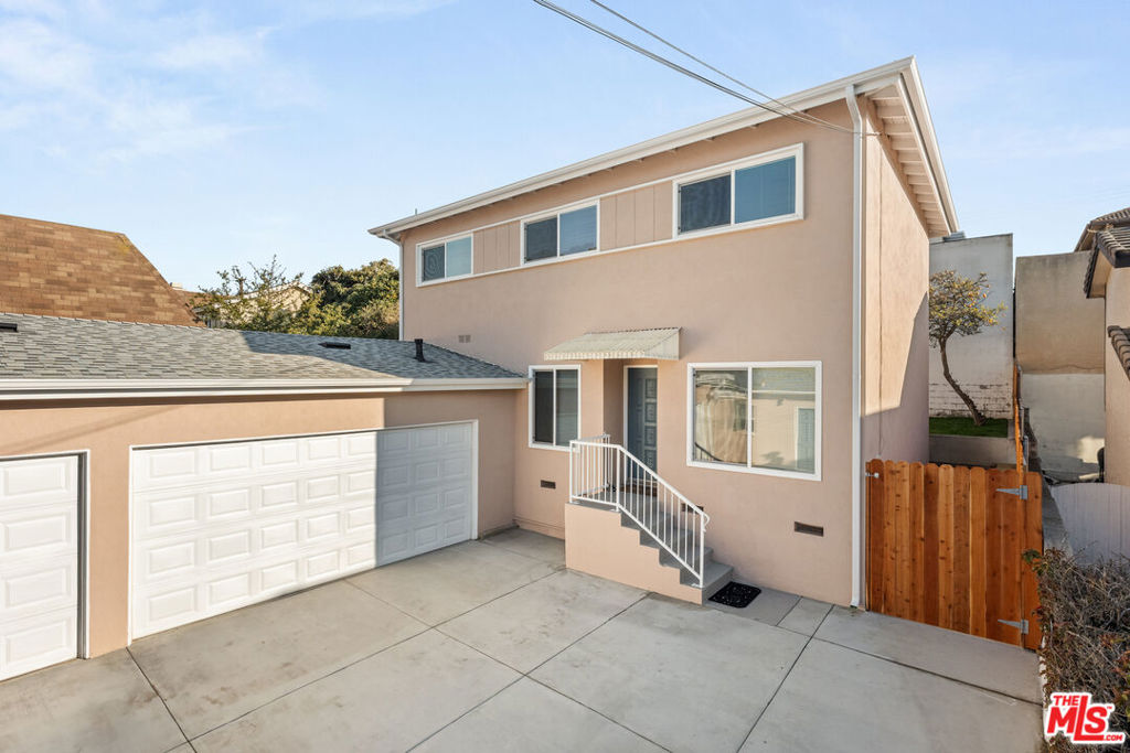 1814 1/2 Spreckels Lane Property Photo