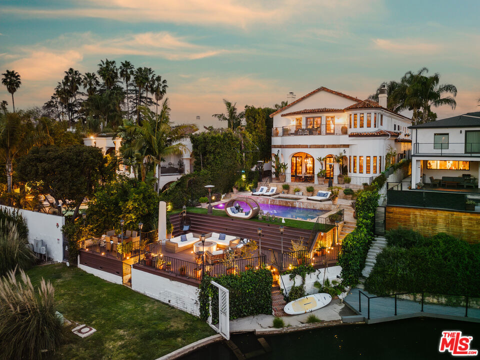 10064 Toluca Lake Avenue Property Photo