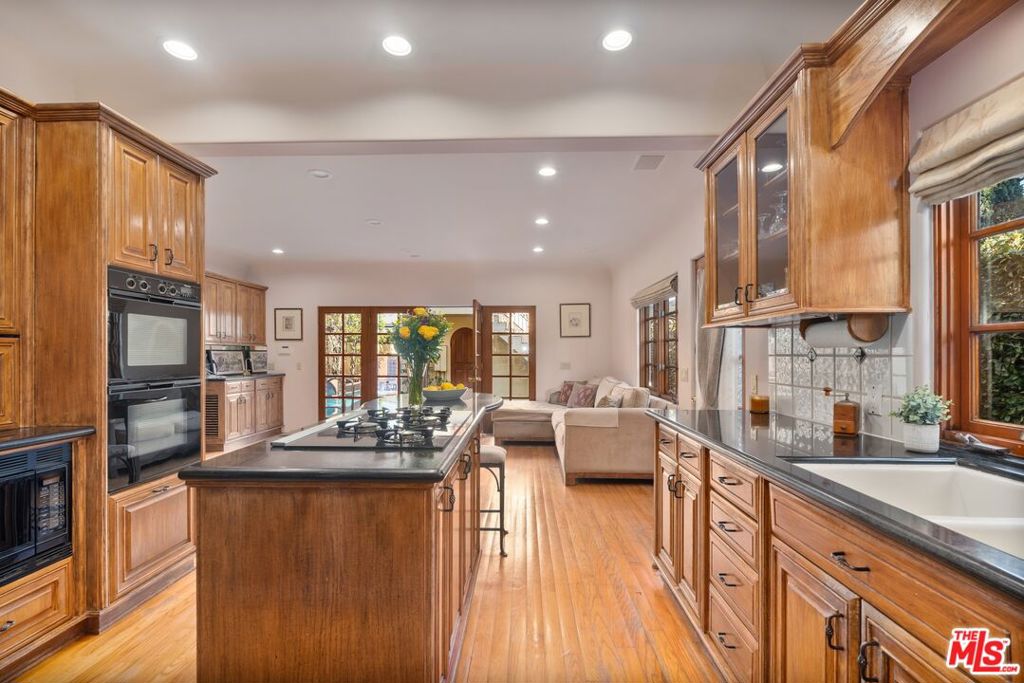 928 Wellesley Avenue Property Photo 9