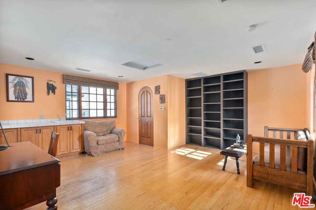 928 Wellesley Avenue Property Photo 25