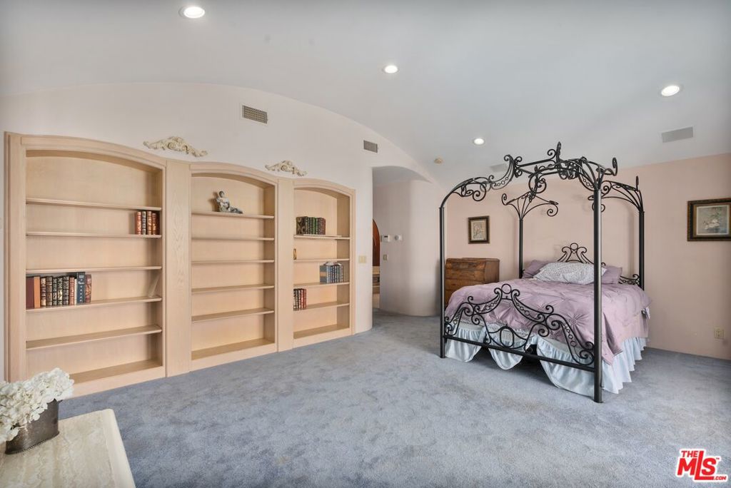 928 Wellesley Avenue Property Photo 32