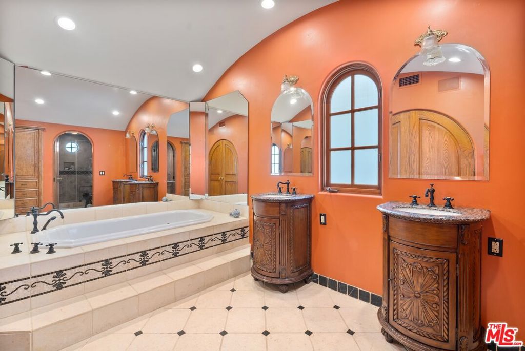 928 Wellesley Avenue Property Photo 36