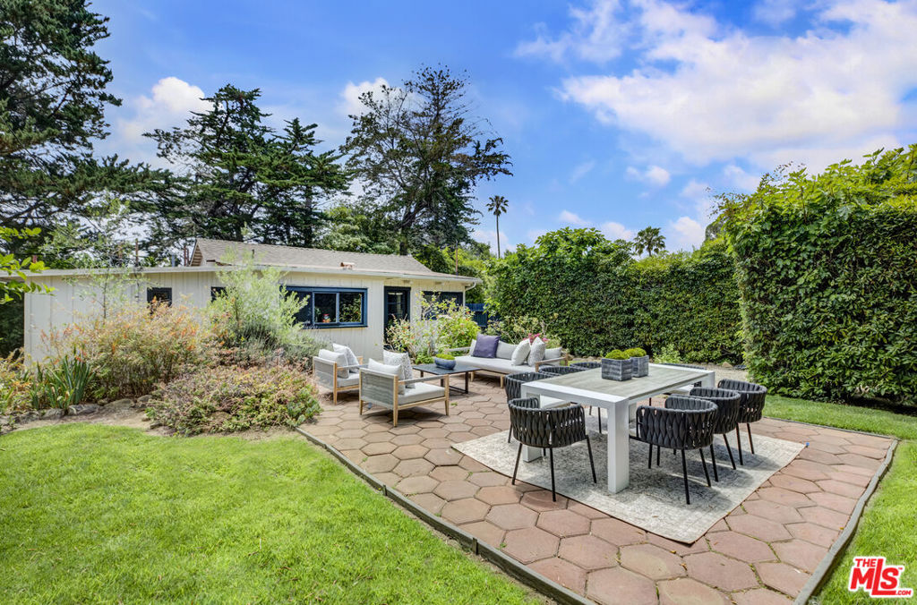 366 Miramonte Avenue Property Photo