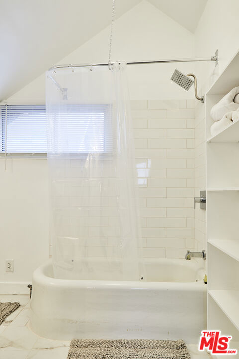 6026 1/2 Barton Avenue Property Photo 16