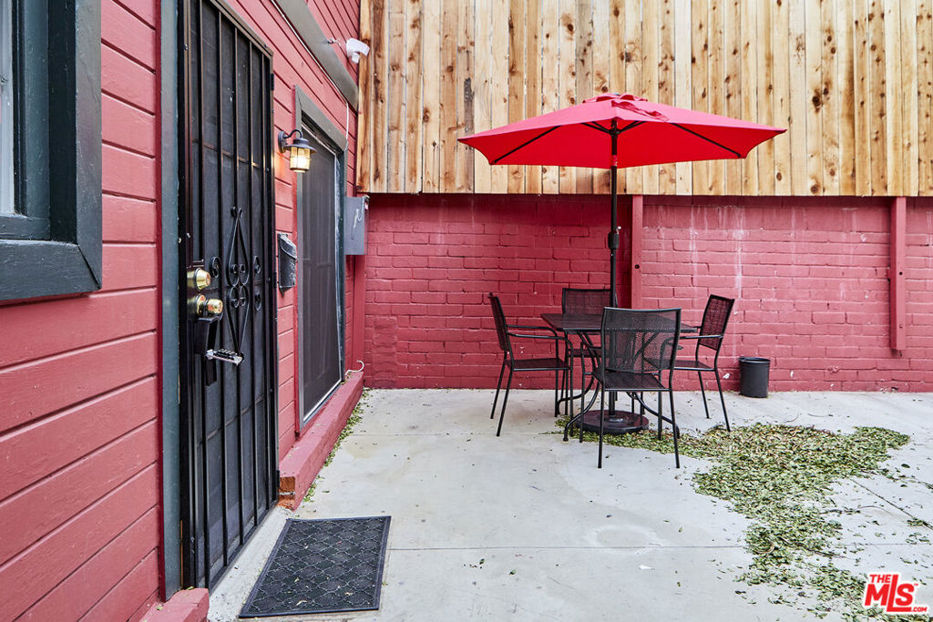 6026 1/2 Barton Avenue Property Photo 17
