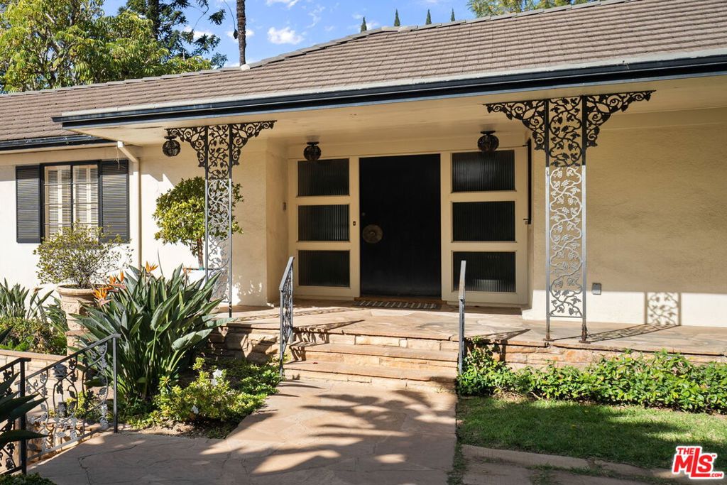 609 Mountain Drive Property Photo