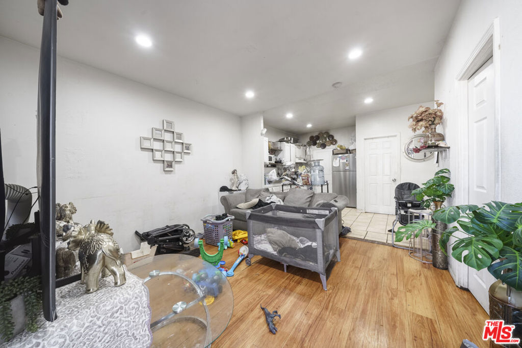 1320 E 41st Place Property Photo 12