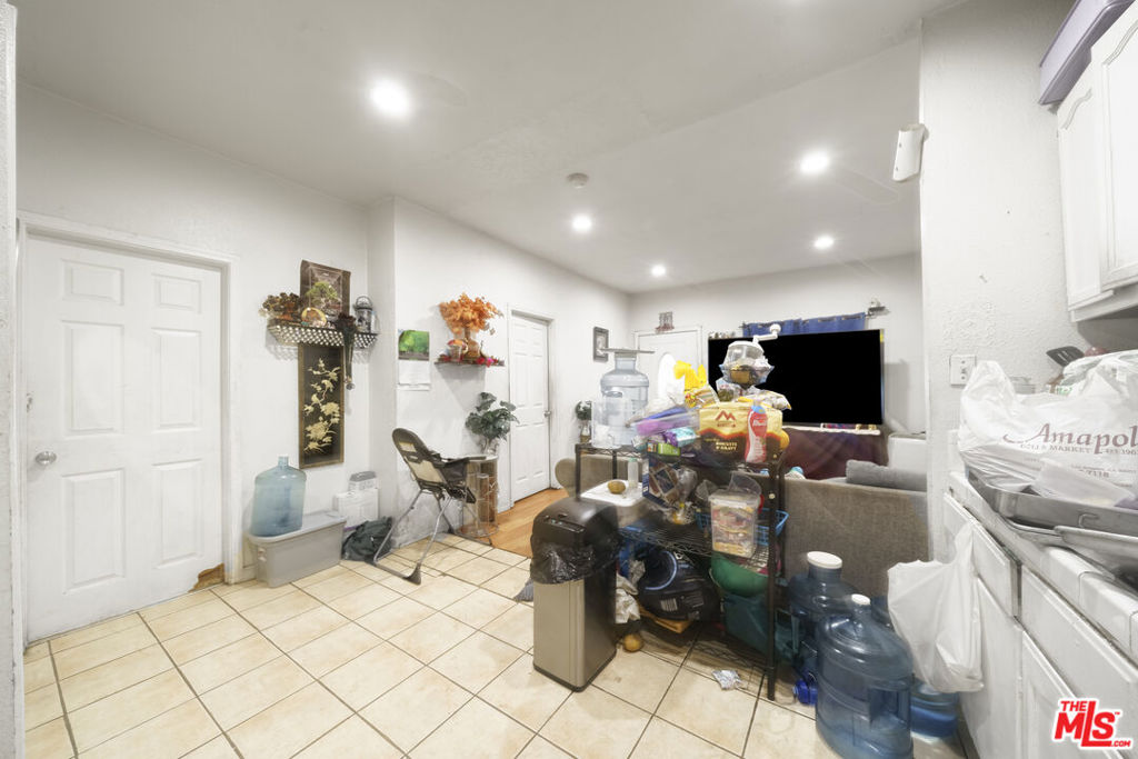 1320 E 41st Place Property Photo 13