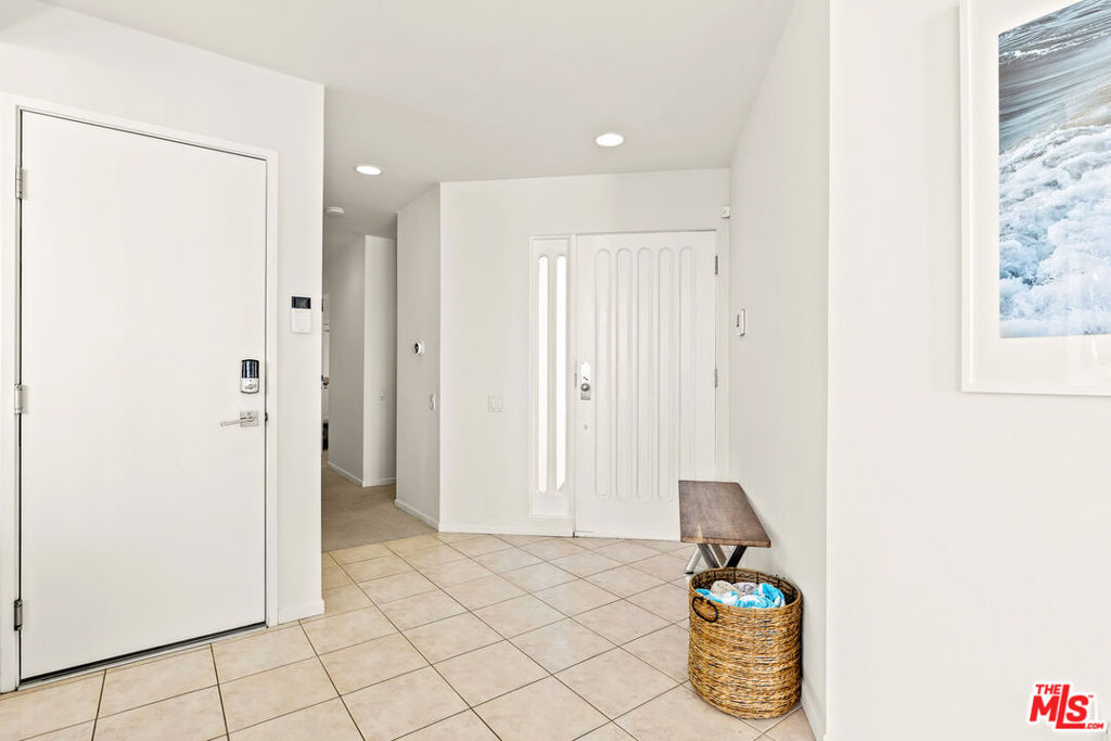 3616 The Strand C Property Photo 6