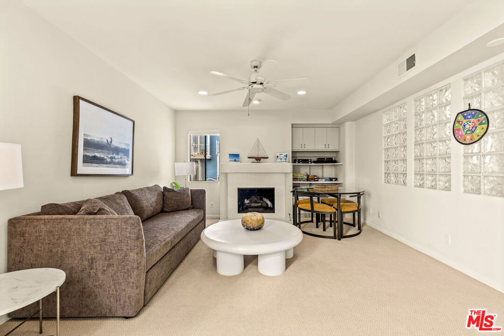 3616 The Strand C Property Photo 21
