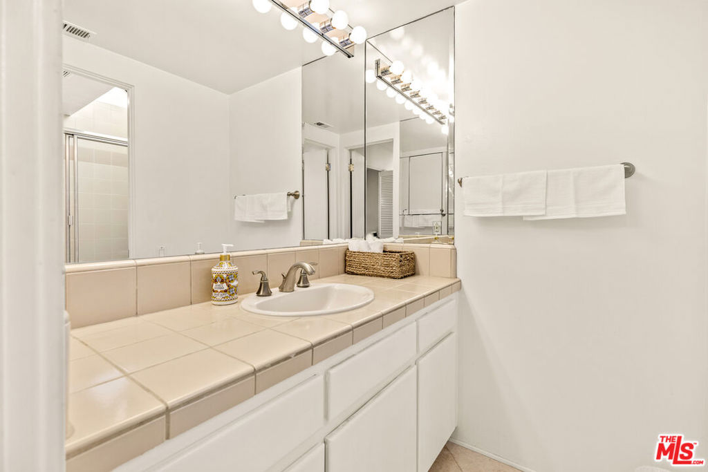3616 The Strand C Property Photo 29