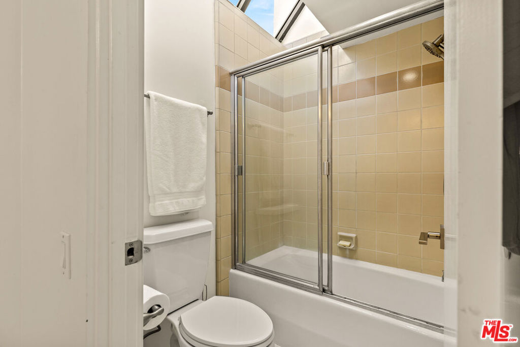 3616 The Strand C Property Photo 30