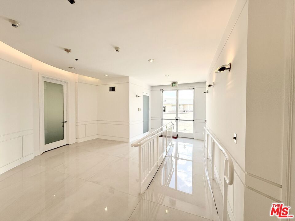 8693 Wilshire Boulevard 101 Property Photo 6