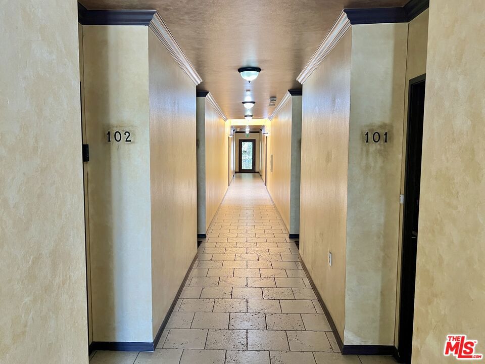 4523 Woodman Avenue Property Photo 4