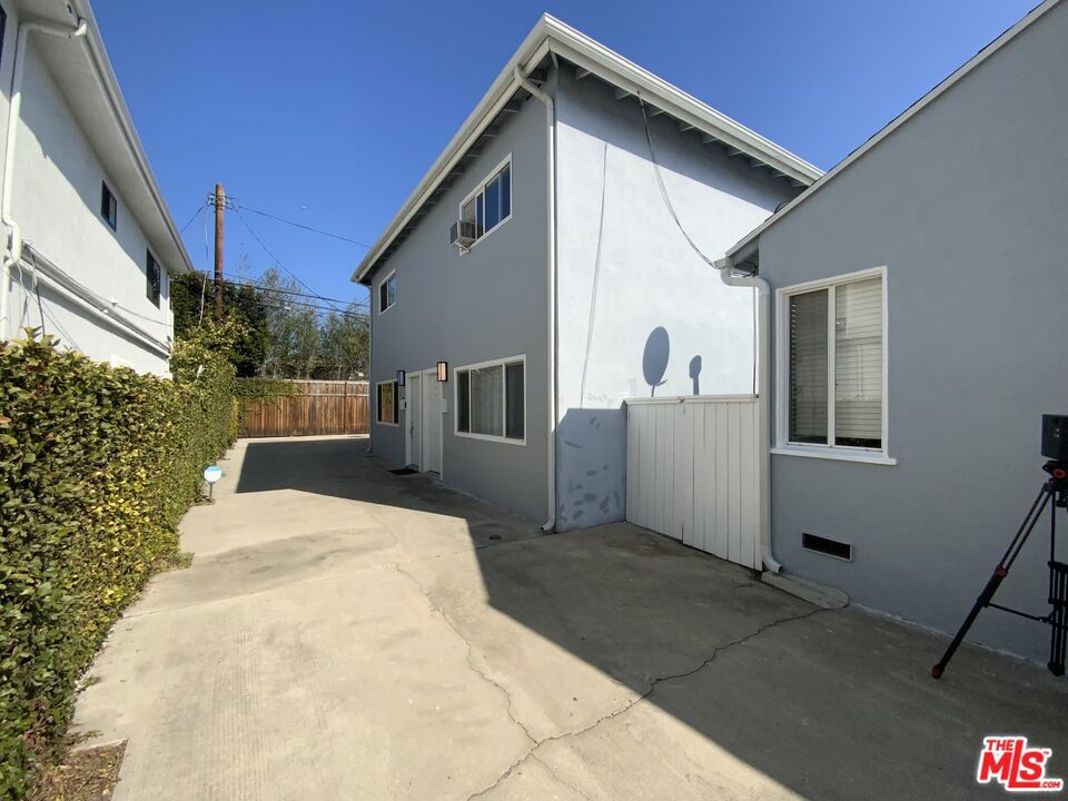 3610 Beethoven Street Property Photo 3