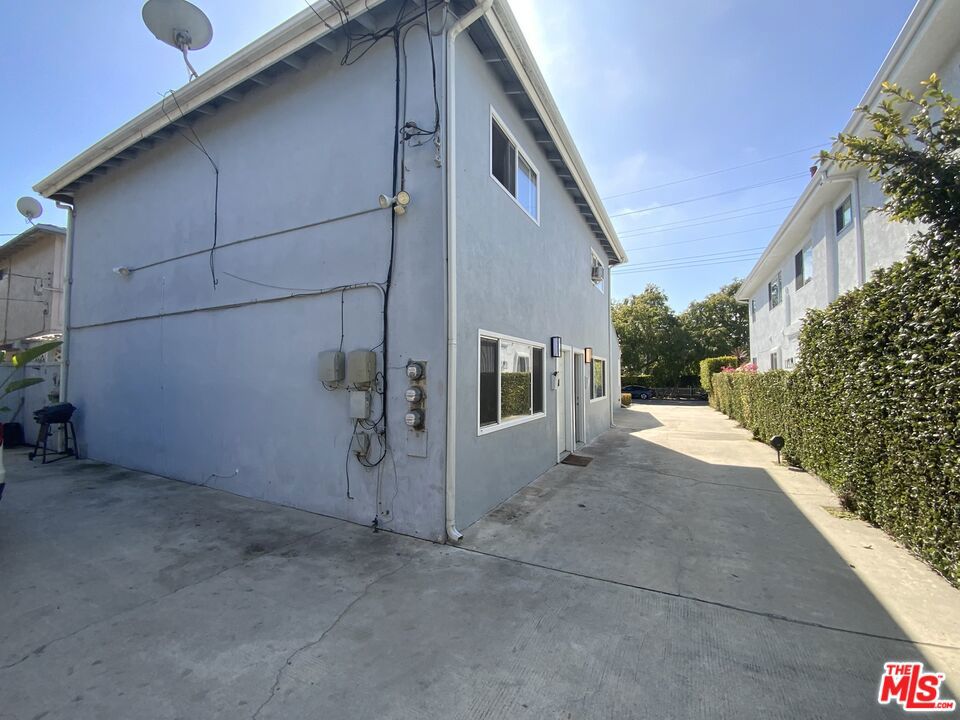 3610 Beethoven Street Property Photo 4