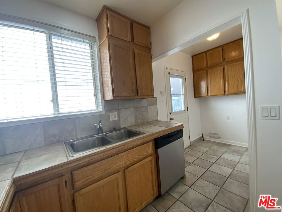 3610 Beethoven Street Property Photo 8