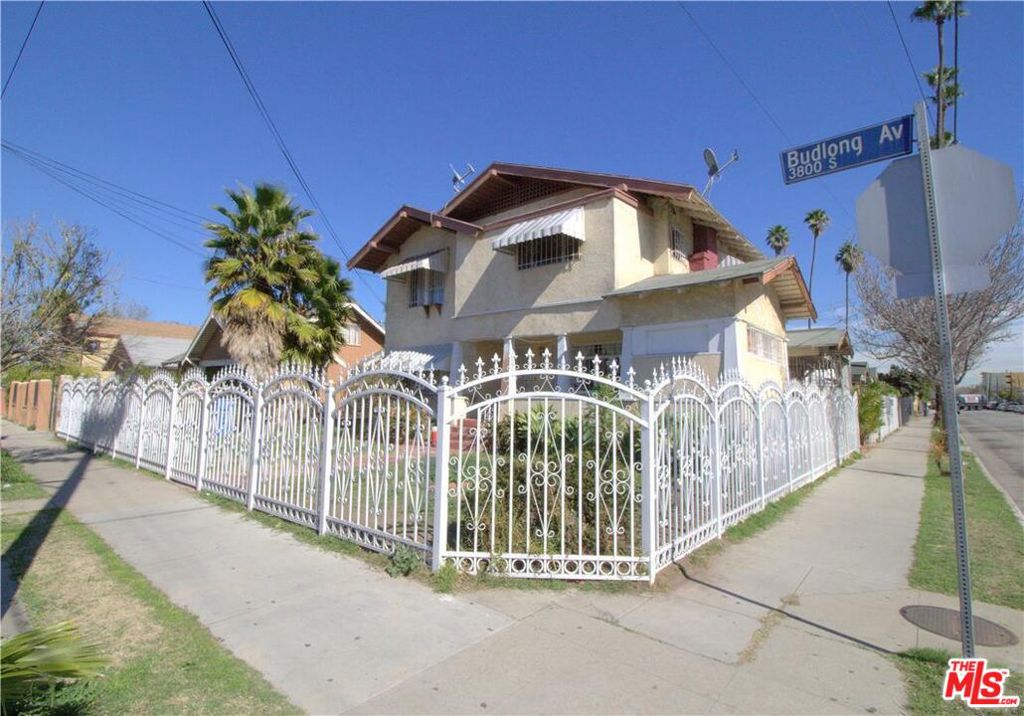 3876 S Budlong Avenue Property Photo 1